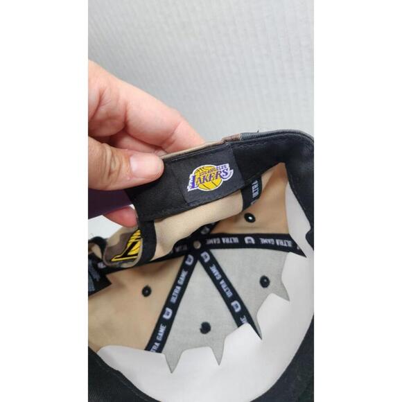 New Los Angeles Lakers Camo Cap Mens ULTRA GAME Brown Snapback NBA Hat - Picture 9 of 10